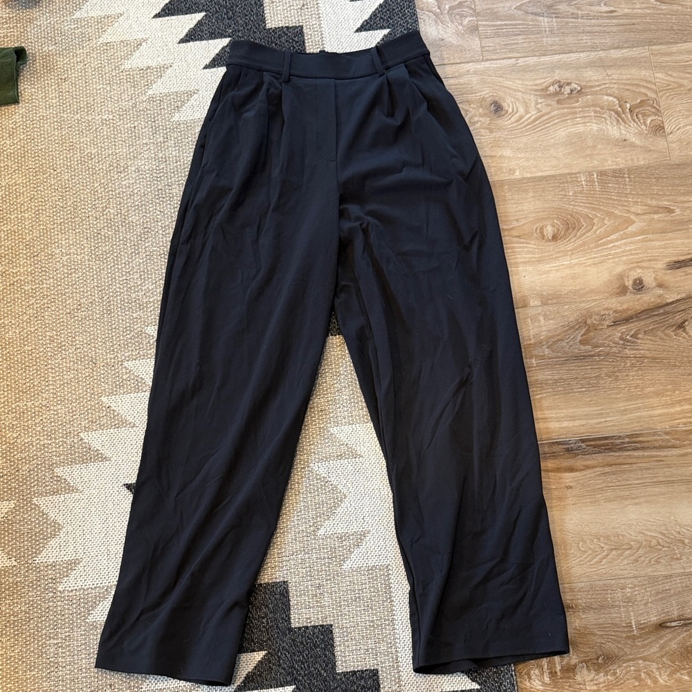 Daydrift High-Rise Wide-Leg Trouser
Regular